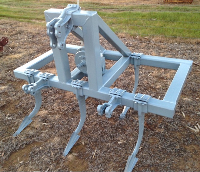 5 Tyne 3PL Yeomans Plough with Shaker rator Machinery